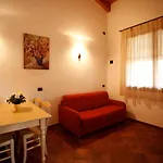 Ξενοδοχείο με διαμερίσματα Due Ponti Village 4*