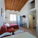 Ξενοδοχείο με διαμερίσματα Due Ponti Village 4*