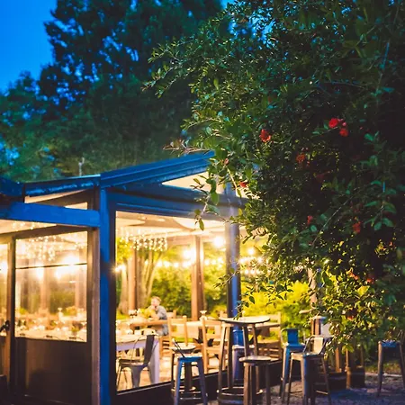 Ξενοδοχείο με διαμερίσματα Due Ponti Village 4*
