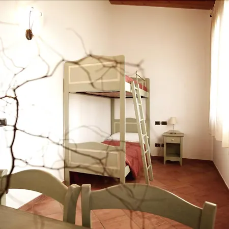 Ξενοδοχείο με διαμερίσματα Due Ponti Village 4*