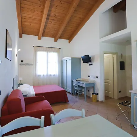 Ξενοδοχείο με διαμερίσματα Due Ponti Village 4*