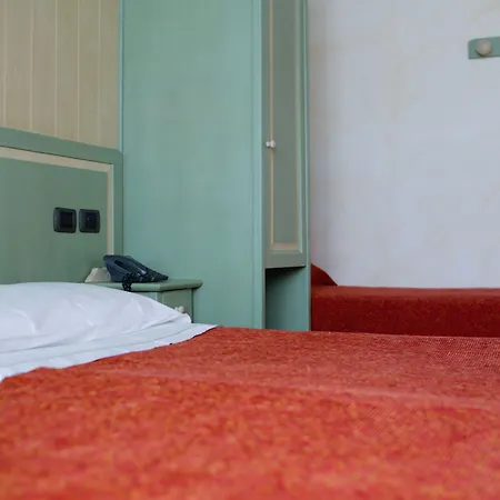 Ξενοδοχείο με διαμερίσματα Due Ponti Village 4*