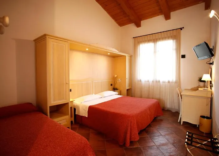 Due Ponti Village 4* צ'סנטיקו