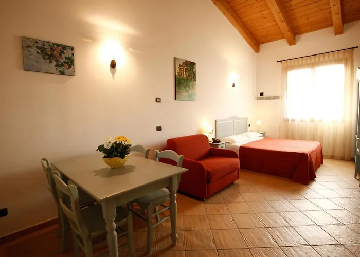 Due Ponti Village 4* צ'סנטיקו